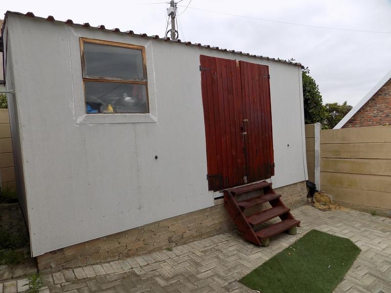 3 Bedroom Property for Sale in Fraaiuitsig Western Cape